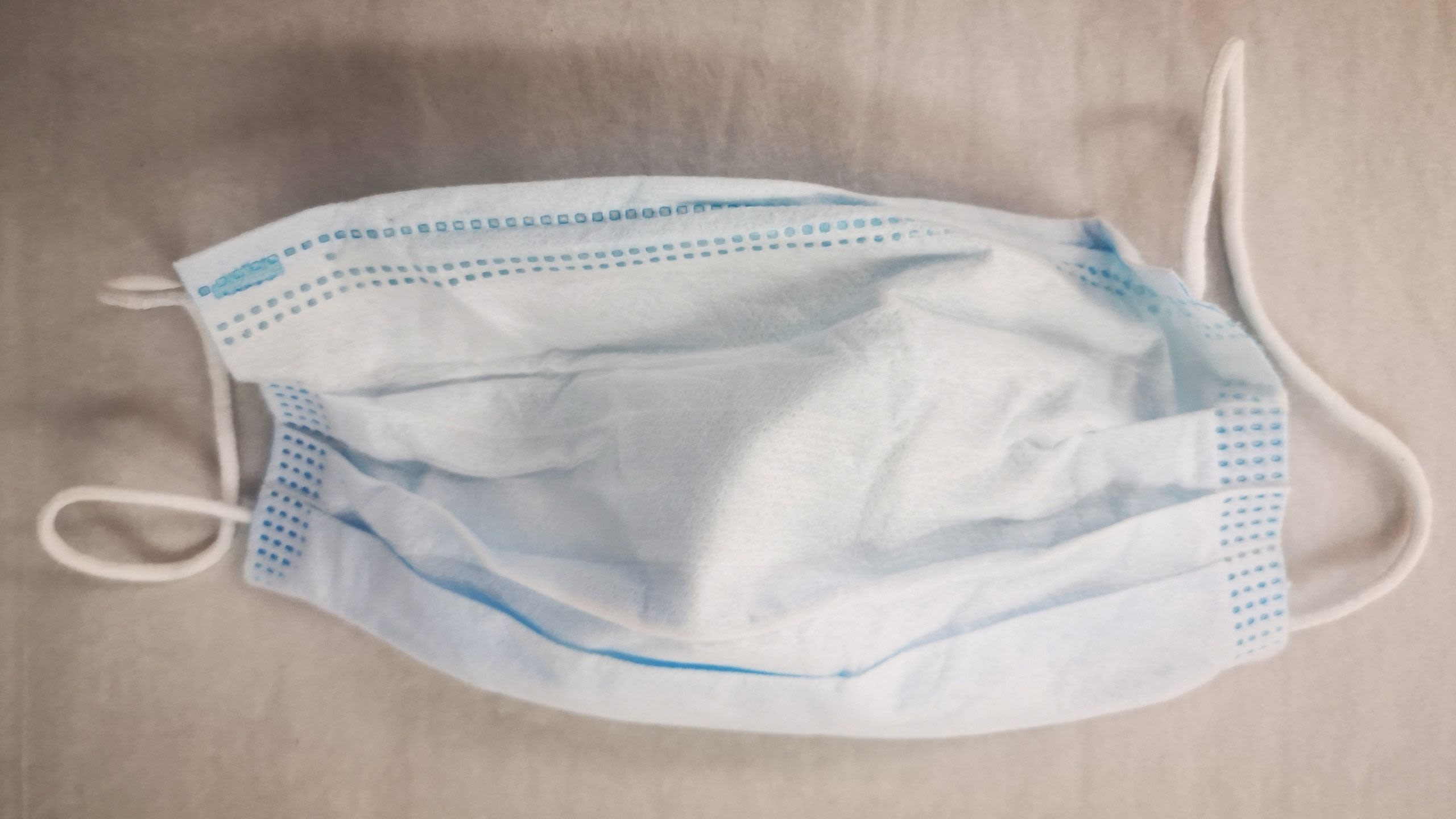 Disposable face covering (Inv: 18507)