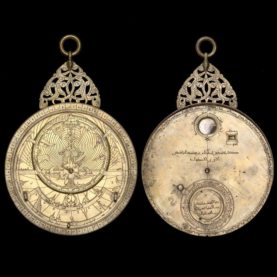 Front (left) and Back (right) of Astrolabe with Geared Calendar, by Muhammad b. Abi Bakr, Isfahan, 1221/2 CE 618/9 AH (Inv: 48213)